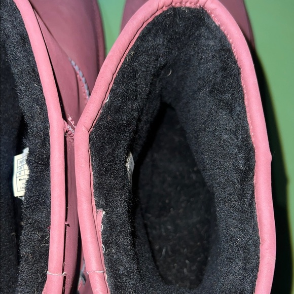 UGG Men's Maroon Boots - Picture 7 of 7